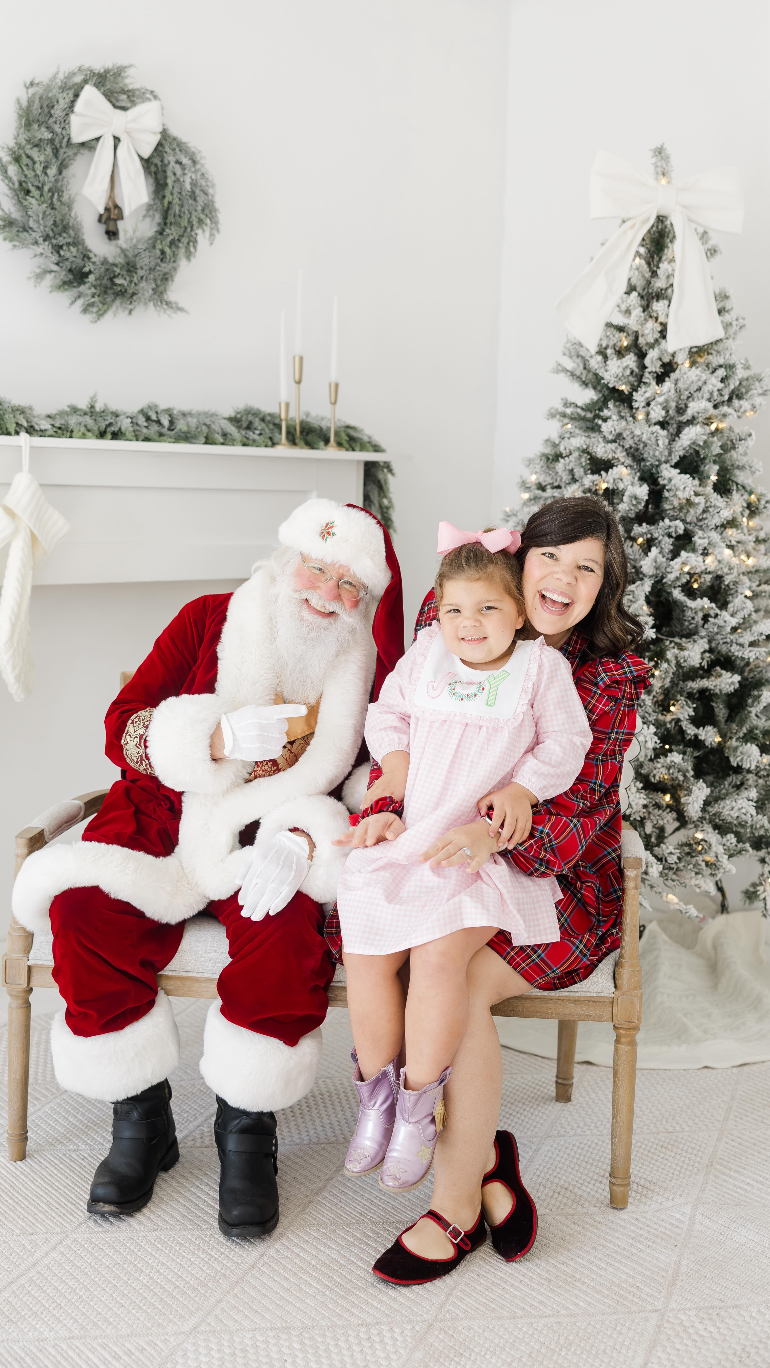 Join us for the 12 Days of Gifting from us to YOU! 🎄🎁✨

today is day 4 and we’ve partnered with @skinncosmetics to bring one lucky W I N N E R 3 of my must have skincare products!! They will transform your skin 🧖🏼‍♀️

all you have to do is like / comment on this reel & tag a friend! Follow @skinncosmetics and the accounts below and you’re entered! 

@baileyannhawkins 
@beckyfkeller 
@atozlifedesigns 
@bethshurst 
@girlmeetsbow 
@karisrae 
@kristenelisewilliams 
@letsgrow.mom 
@ruffledwithgrace 
@what.caroline.wears 
@miss.jacquelyn_ 

W I N N E R announced on stories tomorrow morning (12/12)! 

A new bundle or product from some of our favorite brands featured daily. To enter follow us all below and check stories daily for the swipe to enter. New gifts and winners daily 12/8-12/19! 

Not affiliated with other handles or organizations. Not sponsored by Meta/Instagram/or other organizations. Winners announced and tagged in stories.